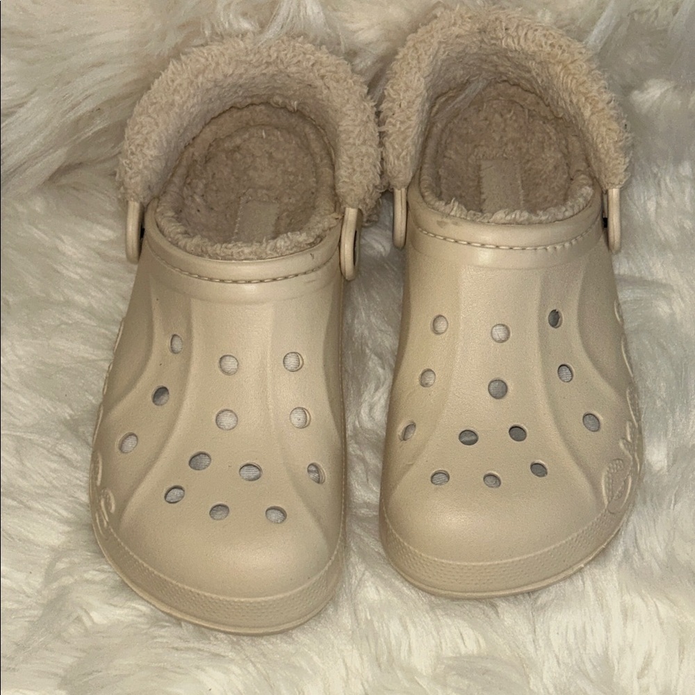 CROCS Lined Classic Clog in Light Beige